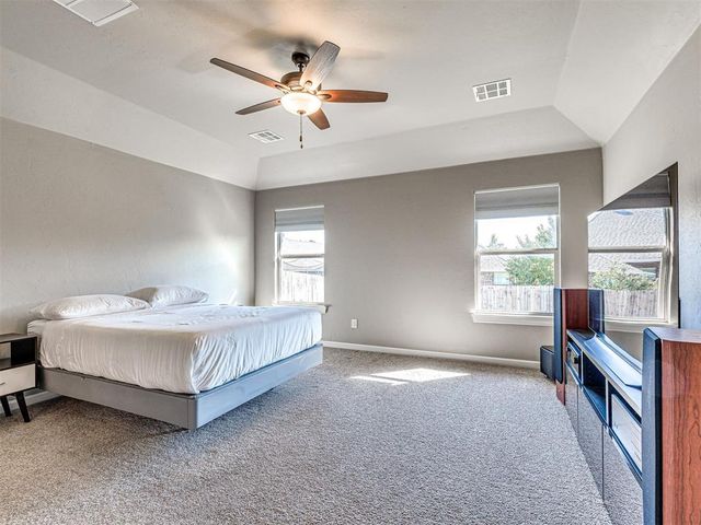 2800 Cedar Creek Drive, Moore, OK 73160