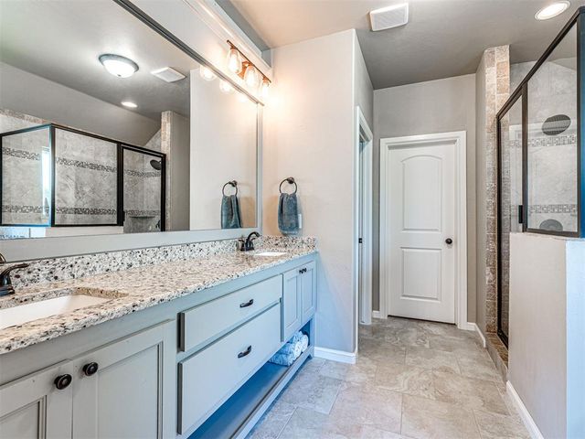 2800 Cedar Creek Drive, Moore, OK 73160