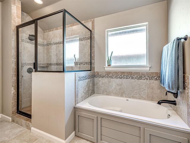 2800 Cedar Creek Drive, Moore, OK 73160