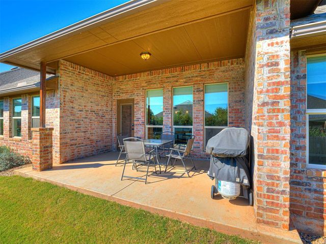 2800 Cedar Creek Drive, Moore, OK 73160