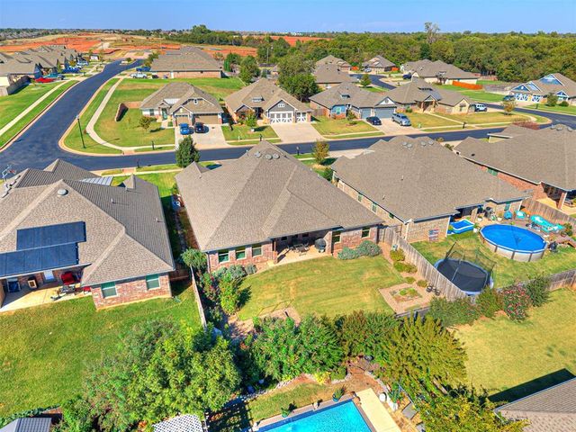 2800 Cedar Creek Drive, Moore, OK 73160