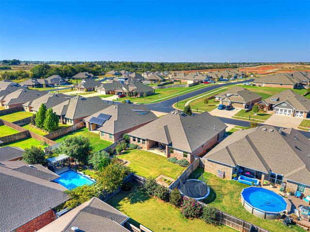 2800 Cedar Creek Drive, Moore, OK 73160