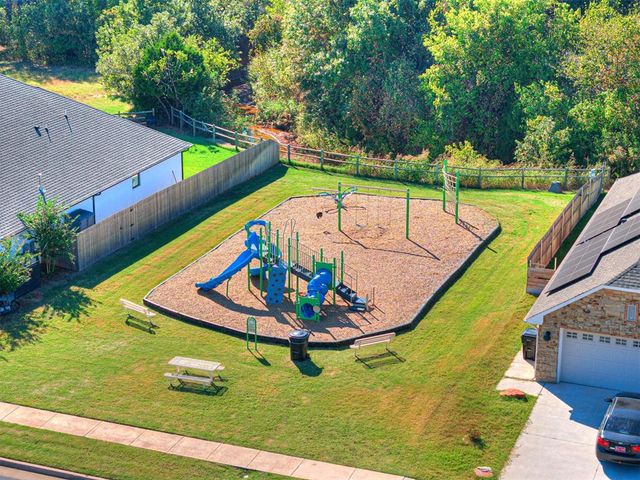 2800 Cedar Creek Drive, Moore, OK 73160