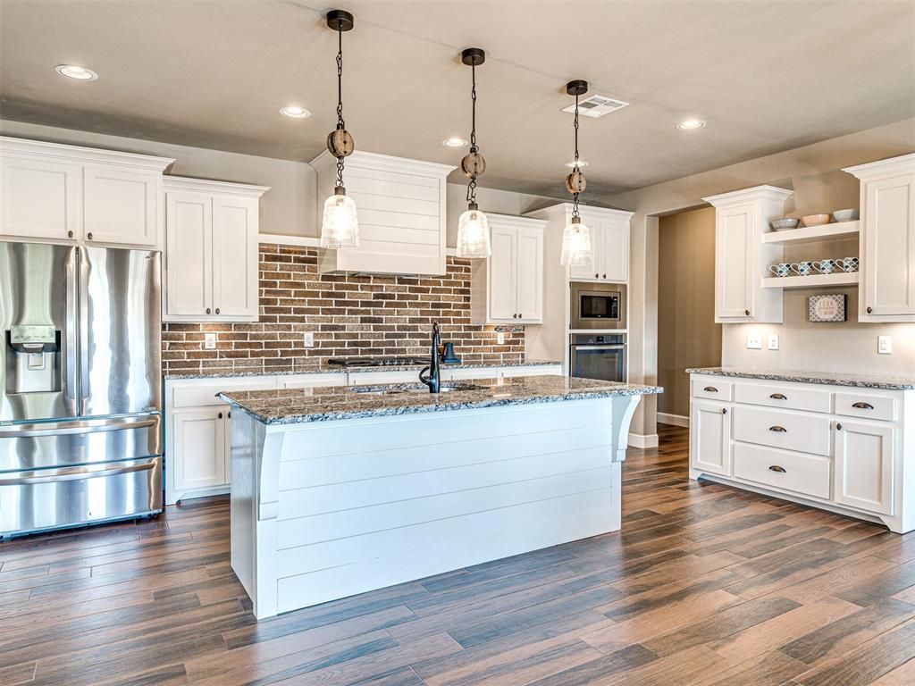 2800 Cedar Creek Drive, Moore, OK 73160