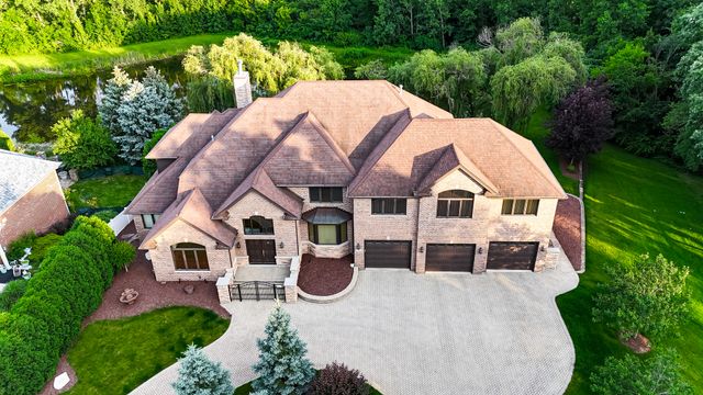 21459 Brittany Drive, Frankfort, IL 60423
