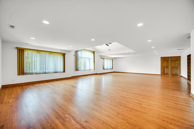 21459 Brittany Drive, Frankfort, IL 60423