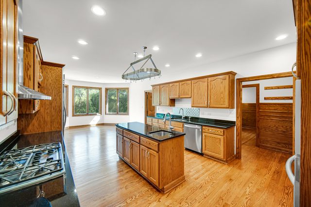 21459 Brittany Drive, Frankfort, IL 60423