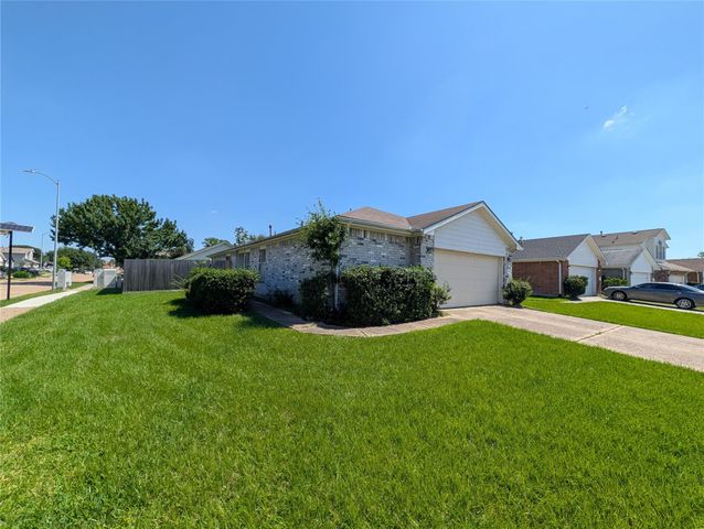 7450 Parkland Manor Drive, Cypress, TX 77433
