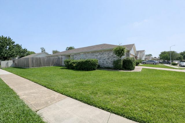 7450 Parkland Manor Drive, Cypress, TX 77433
