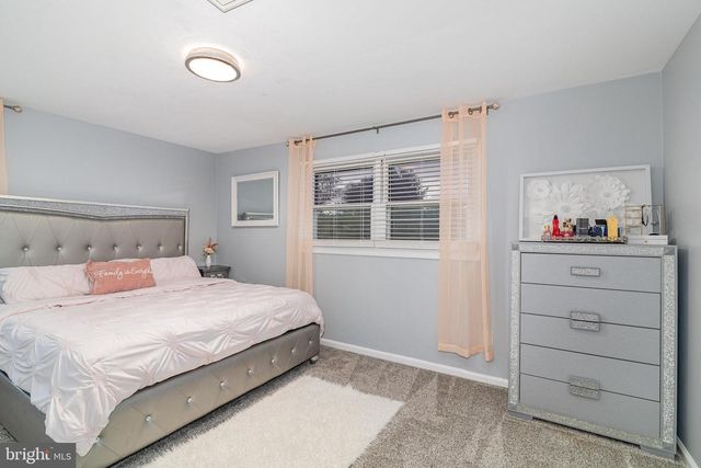 2 CUMBERLAND DR, Carlisle, PA 17013