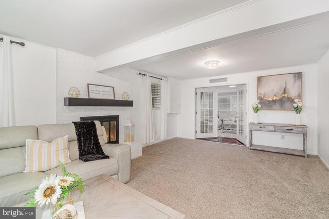 2 CUMBERLAND DR, Carlisle, PA 17013