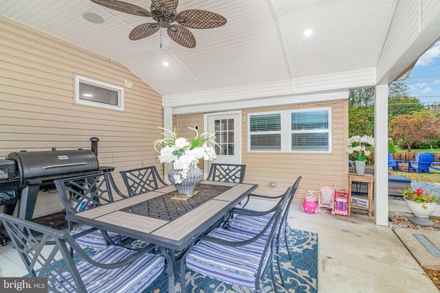 2 CUMBERLAND DR, Carlisle, PA 17013