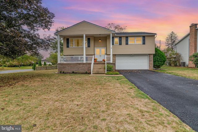 2 CUMBERLAND DR, Carlisle, PA 17013