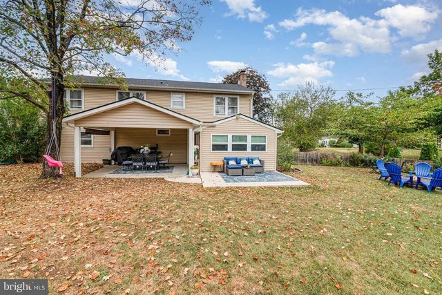 2 CUMBERLAND DR, Carlisle, PA 17013