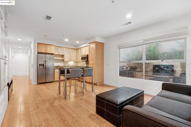 6466 Hollis Street 248, Emeryville, CA 94608