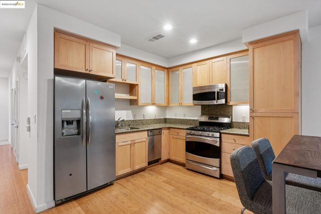 6466 Hollis Street 248, Emeryville, CA 94608