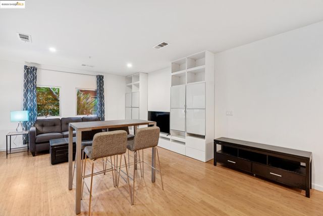 6466 Hollis Street 248, Emeryville, CA 94608