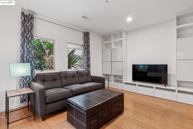 6466 Hollis Street 248, Emeryville, CA 94608