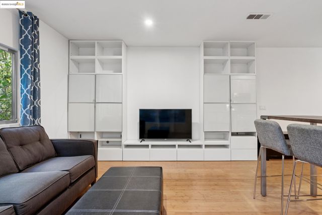6466 Hollis Street 248, Emeryville, CA 94608
