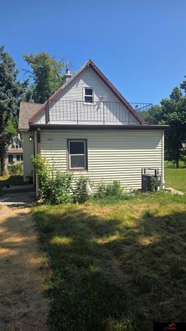4025 Charles Street, Omaha, NE 68131