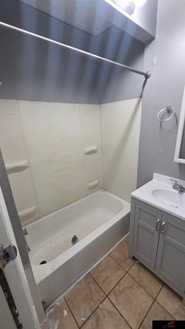 4025 Charles Street, Omaha, NE 68131