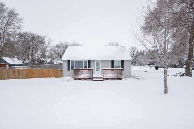 516 Chapin Drive, Harwood, ND 58042