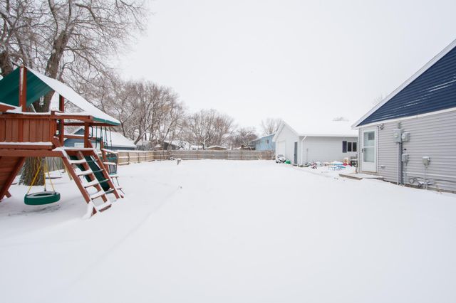516 Chapin Drive, Harwood, ND 58042