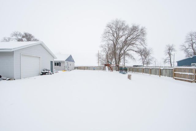 516 Chapin Drive, Harwood, ND 58042