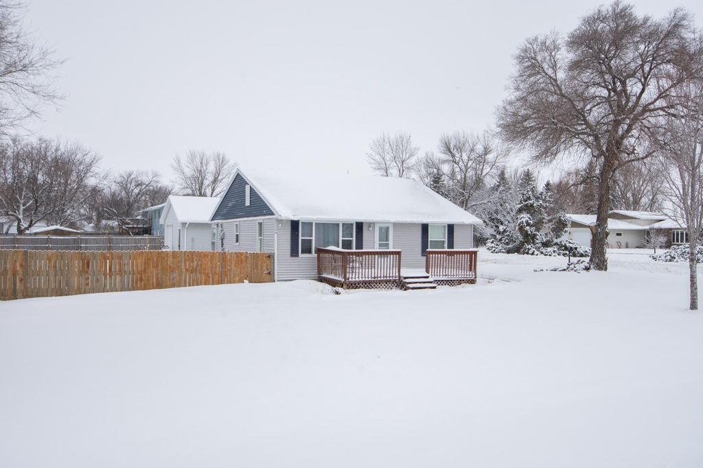 516 Chapin Drive, Harwood, ND 58042