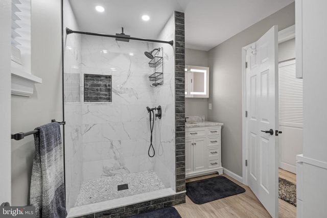 207 WOODLAWN AVE, Williamstown, NJ 08094