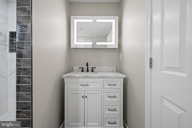 207 WOODLAWN AVE, Williamstown, NJ 08094