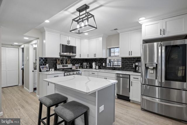 207 WOODLAWN AVE, Williamstown, NJ 08094