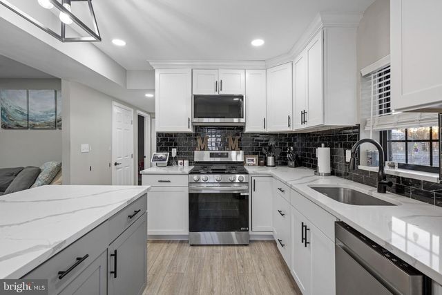 207 WOODLAWN AVE, Williamstown, NJ 08094