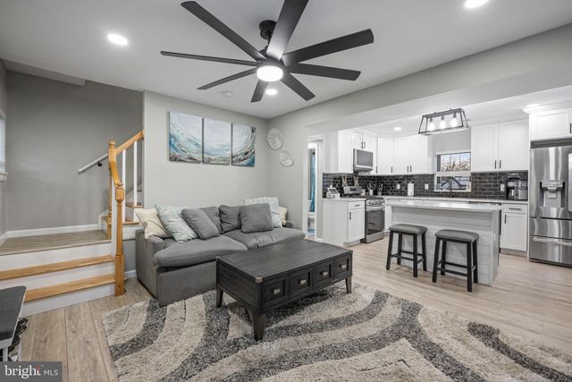 207 WOODLAWN AVE, Williamstown, NJ 08094