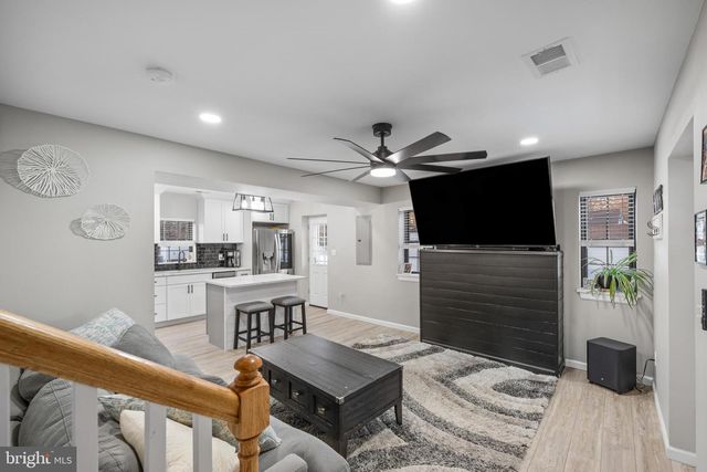 207 WOODLAWN AVE, Williamstown, NJ 08094