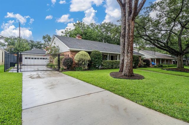 10014 Ella Lee Lane, Houston, TX 77042
