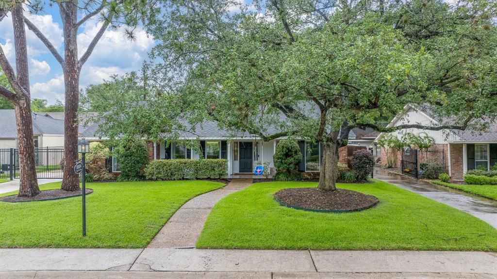 10014 Ella Lee Lane, Houston, TX 77042