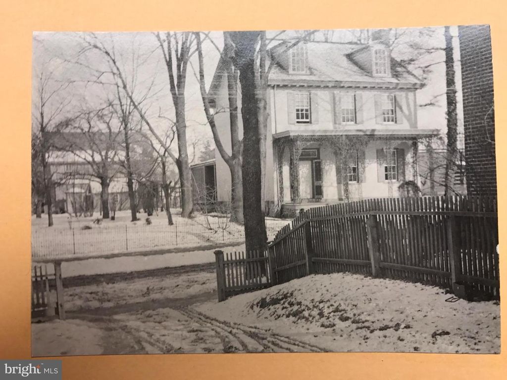 115 E WASHINGTON AVENUE, Newtown, PA 18940