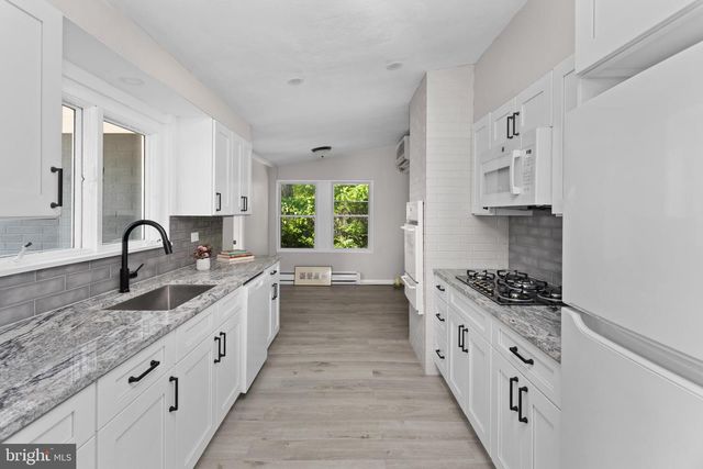 98 CHURCH RD, Titusville, NJ 08560