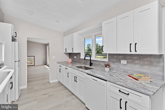 98 CHURCH RD, Titusville, NJ 08560
