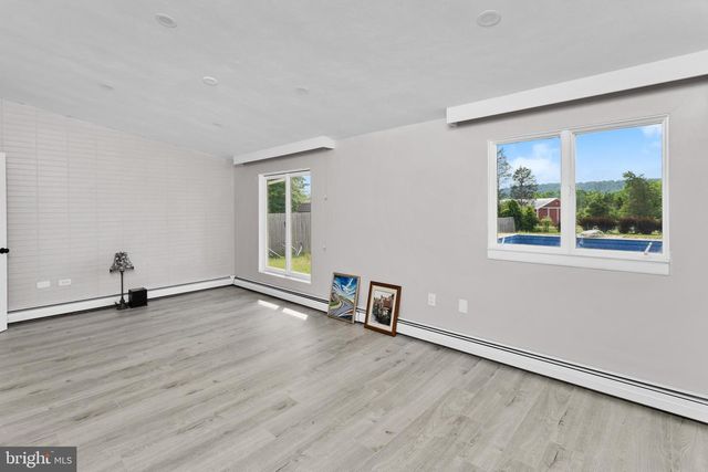 98 CHURCH RD, Titusville, NJ 08560