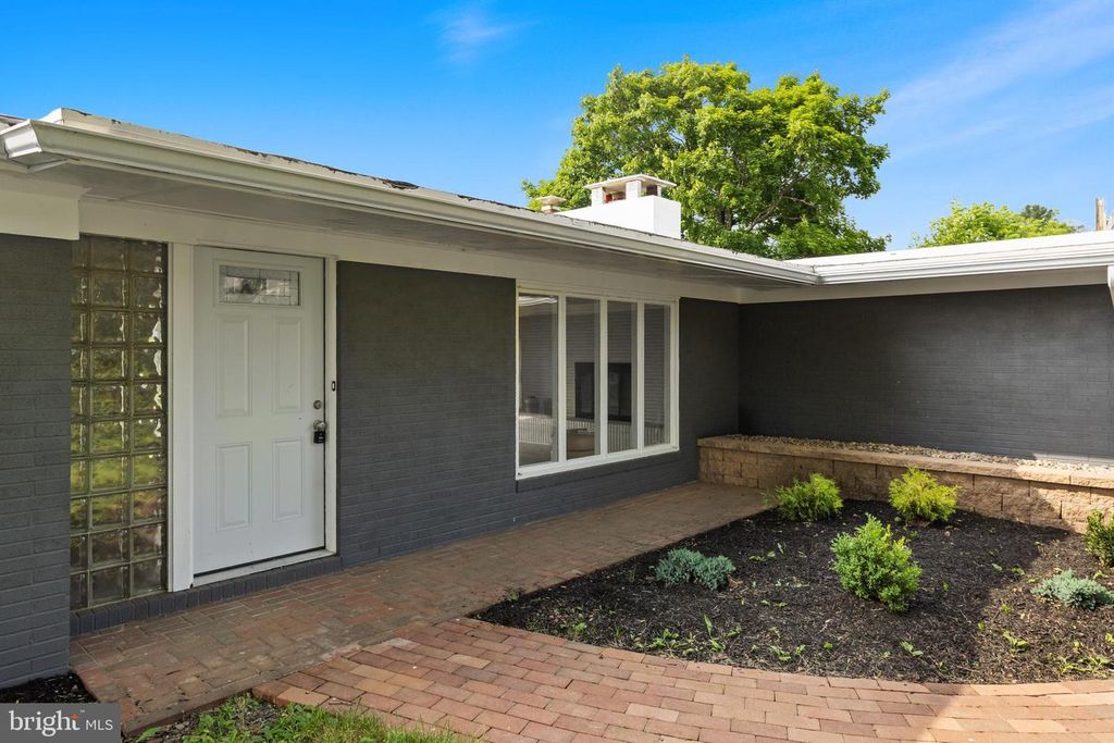 98 CHURCH RD, Titusville, NJ 08560