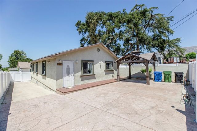 10531 Greenburn Avenue, Sunland, CA 91040