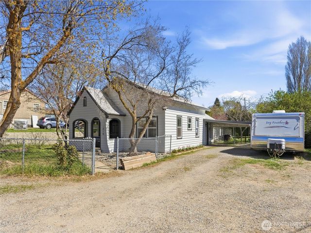 319 N Keller Avenue, East Wenatchee, WA 98802