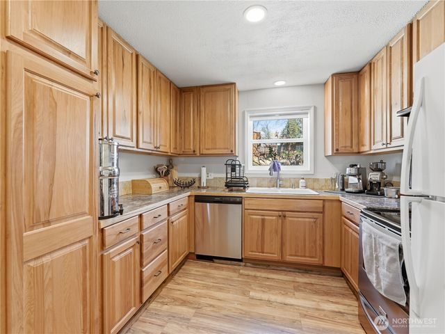 319 N Keller Avenue, East Wenatchee, WA 98802