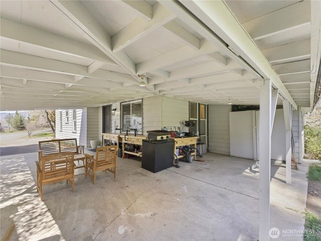 319 N Keller Avenue, East Wenatchee, WA 98802