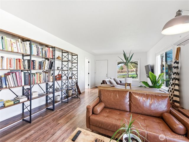 319 N Keller Avenue, East Wenatchee, WA 98802