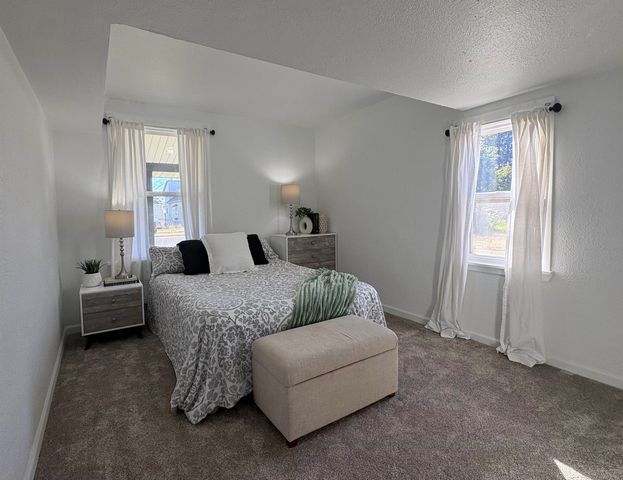 1902 W SHANNON Ave, Spokane, WA 99205