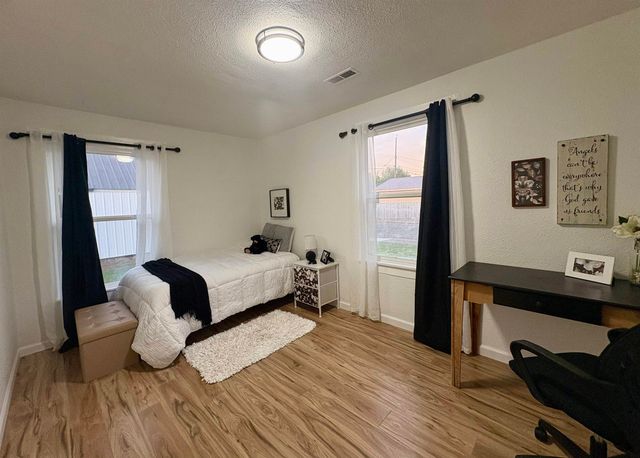 1902 W SHANNON Ave, Spokane, WA 99205