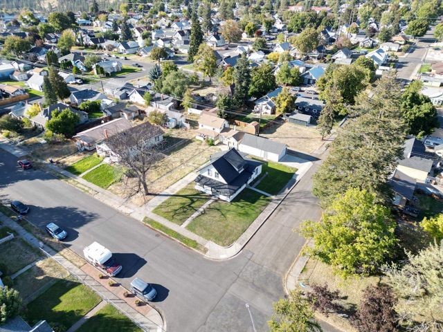 1902 W SHANNON Ave, Spokane, WA 99205